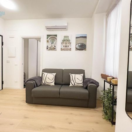 Appartamento Piazza Della Borsa 3C Tirabora Short Rent Trieste Esterno foto