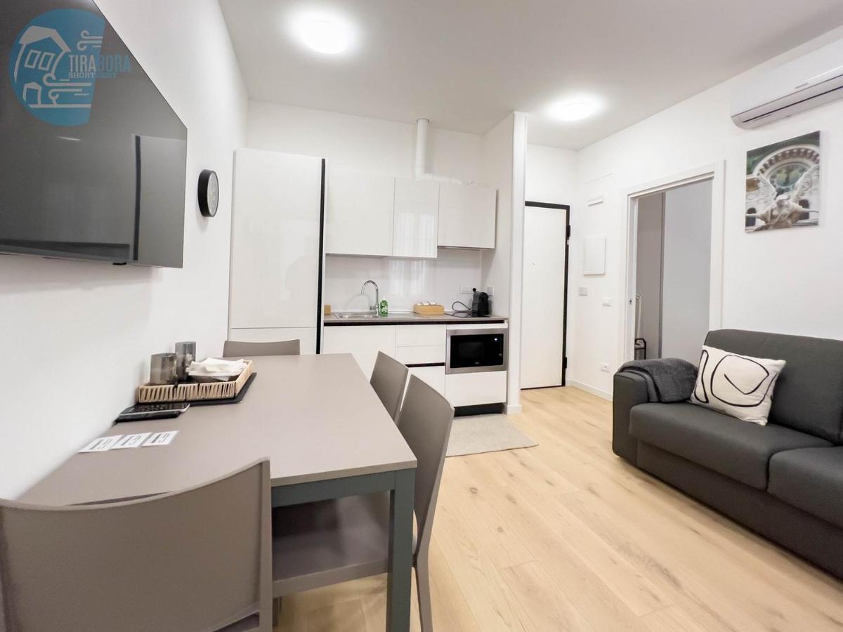 Appartamento Piazza Della Borsa 3C Tirabora Short Rent Trieste Esterno foto